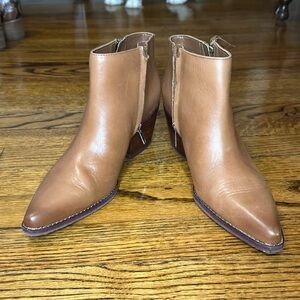 Sam Edelman Walden brown Bootie in Brown. 8.5